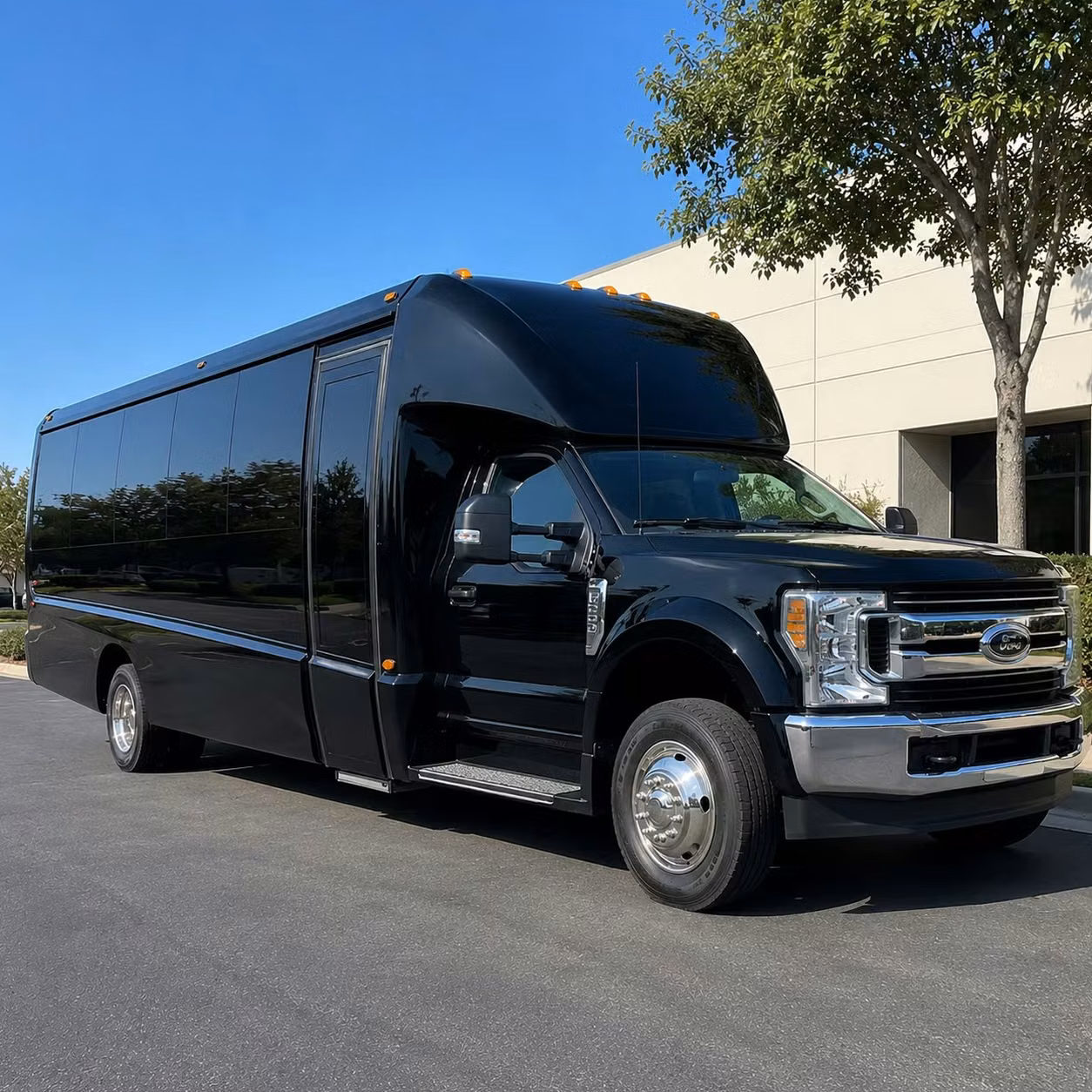 worcester 18 passenger minibus rental