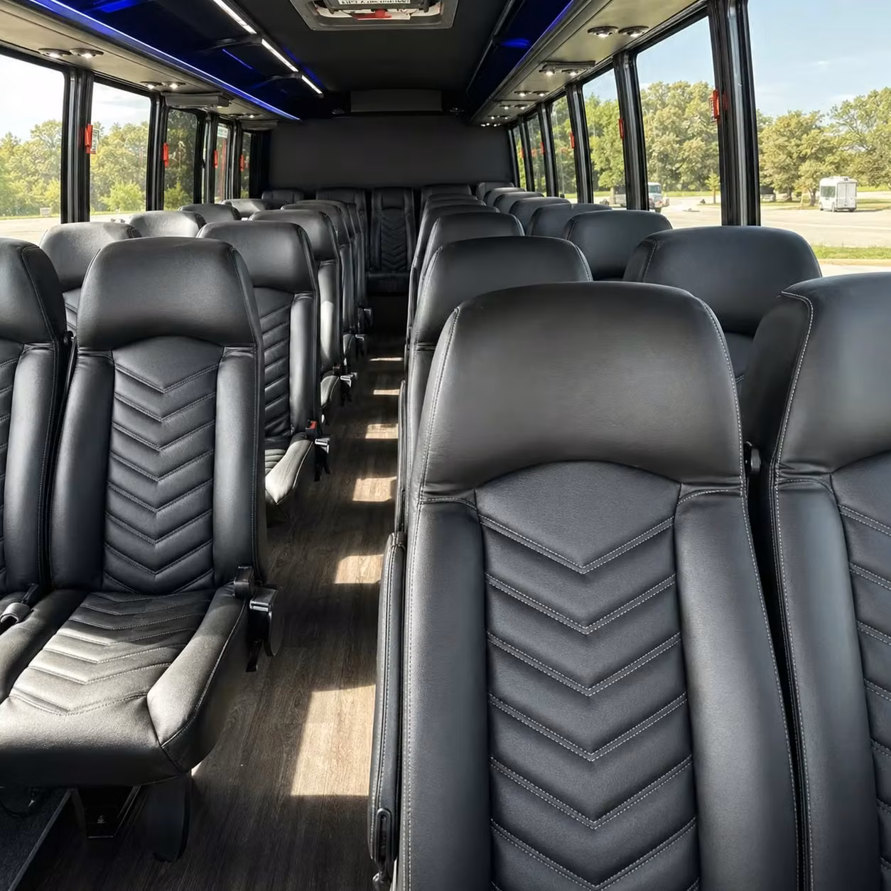 worcester 25 passenger minibus rental