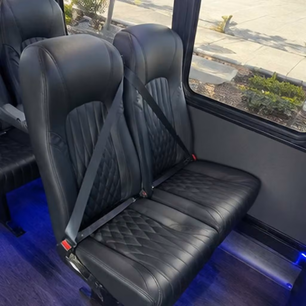 worcester 28 passenger minibus rental